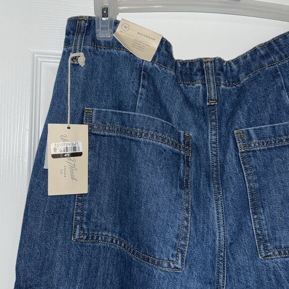 Universal Thread Blue Straight Leg Jeans - Picture 7 of 8